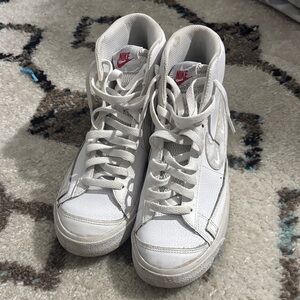 Nike Women’s White Lace-Up High-Top Boots with Red Logo